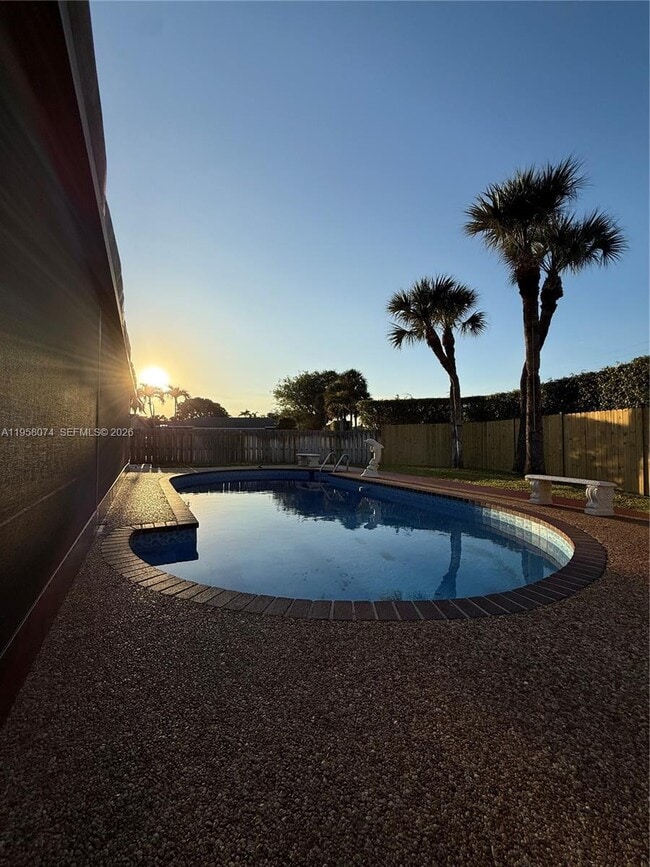 Building Photo - 19253 Carolina Cir