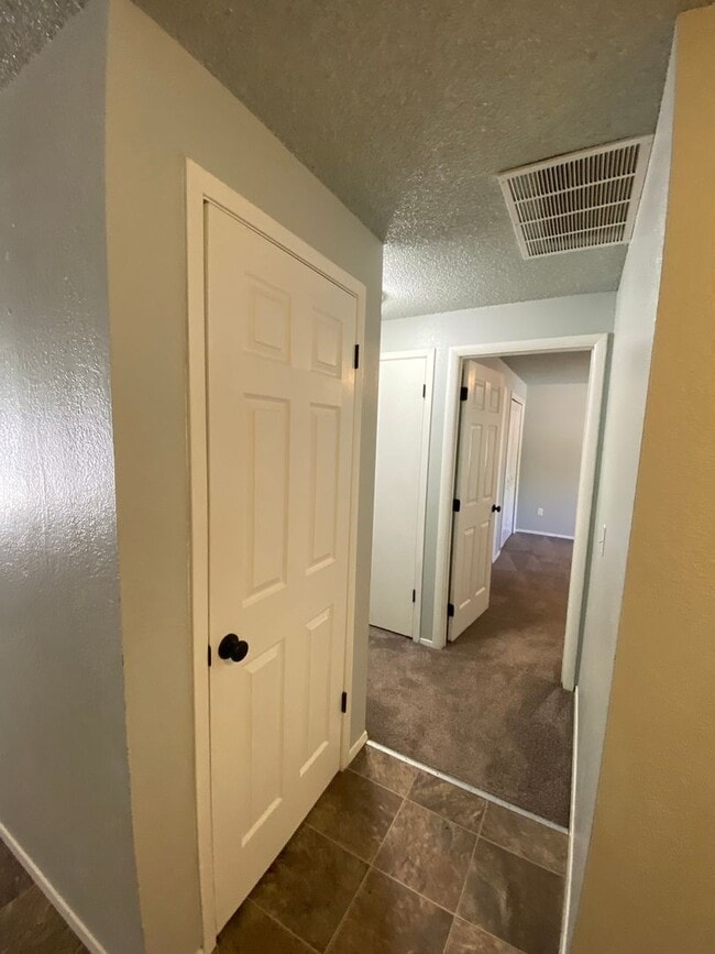 Building Photo - Ready first of June / 3 bedroom 2 bathroom...