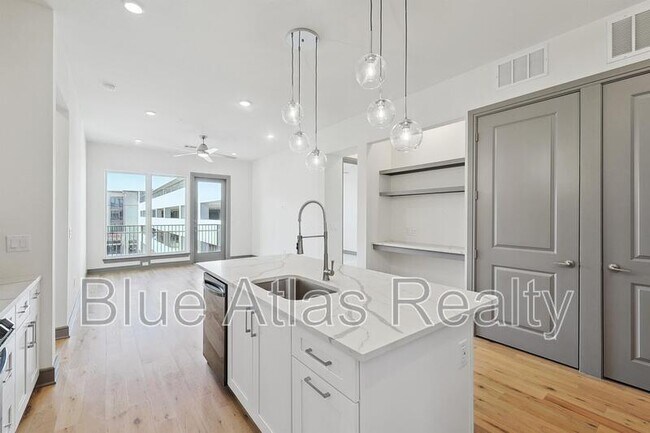 Building Photo - 2700 Old Denton Rd