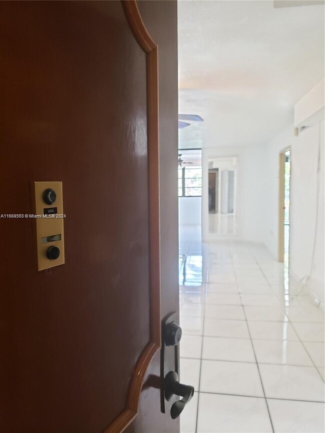 Building Photo - 6937 Bay Dr