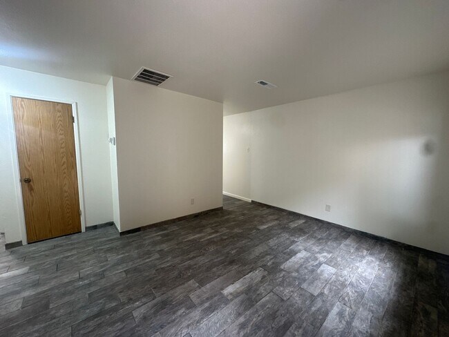 Building Photo - Gated community - Water, Garbage & Sewer I...