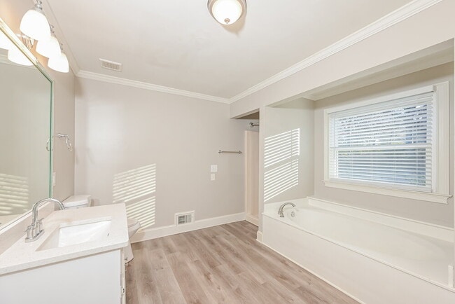 Building Photo - 2481 Old Salem Cir SE