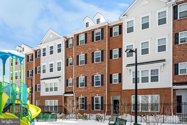 Building Photo - 4520 Reaney Ln
