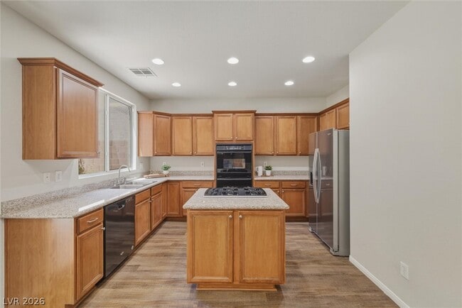 Building Photo - 557 Tecate Valley St