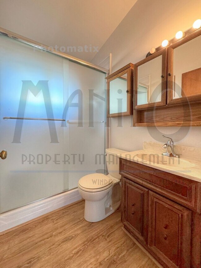 Building Photo - Clean & Quiet Northside Home