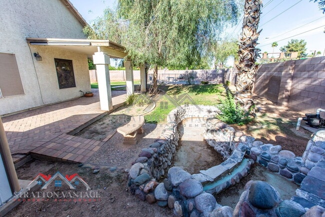 Building Photo - 1891 E Brentrup Dr