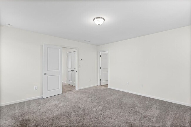 Building Photo - ***MOVE IN SPECIAL -$500 OF FIRST 2 MONTHS RENT WITH A JANUARY 31ST OR SOONER MOVE IN DATE***Welc...