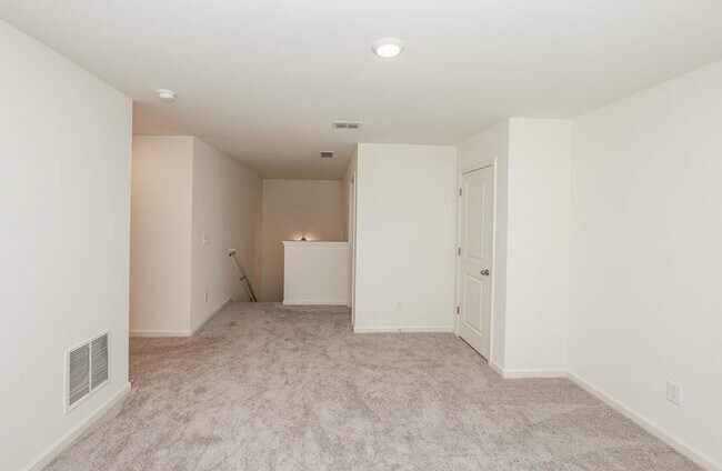 Building Photo - 78 Elmarry Ln