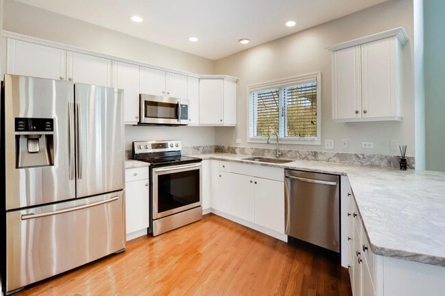 Building Photo - 417 Ashbury Dr