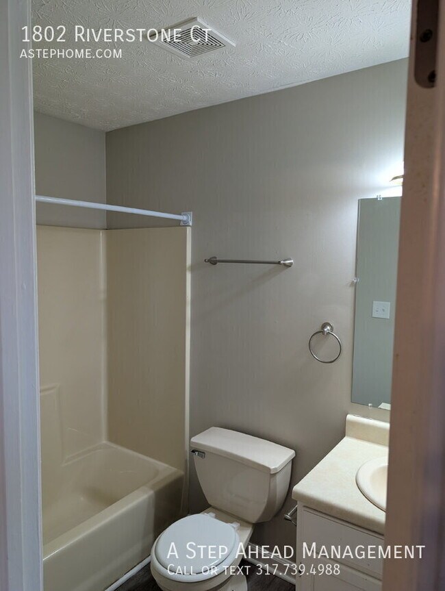 Building Photo - 1802 Riverstone Ct