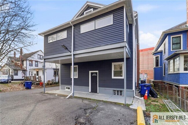 Building Photo - 29 Grant St