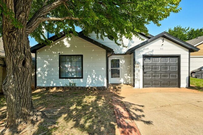 Building Photo - 313 Belmont Dr