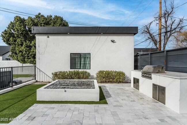 Building Photo - 4219 N 41st Pl