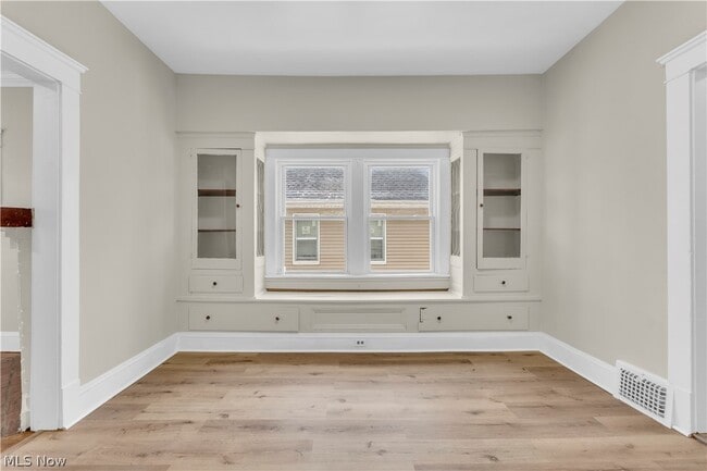 Building Photo - 1041 E 169th St