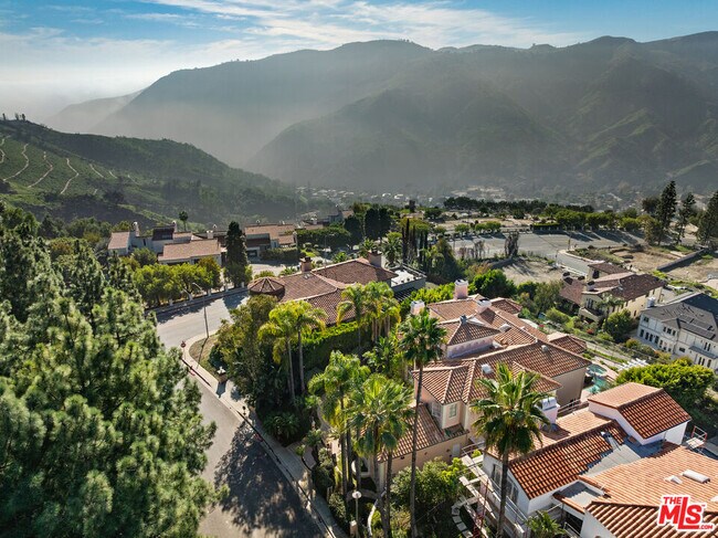 Building Photo - 1415 Cuesta Linda Dr