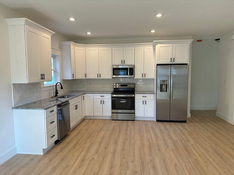 Building Photo - 3525 S Wickens St