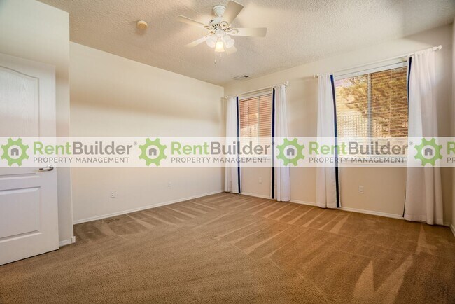 Building Photo - !!!!AMENITIES GALORE!!!!
