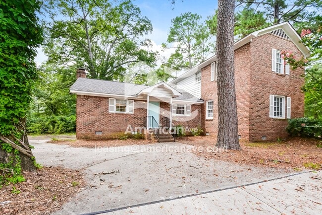 Building Photo - 2894 Elm St