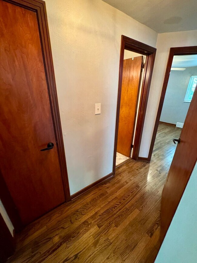 Building Photo - Charming 2-Bed 1-Bath Home in Avalon!