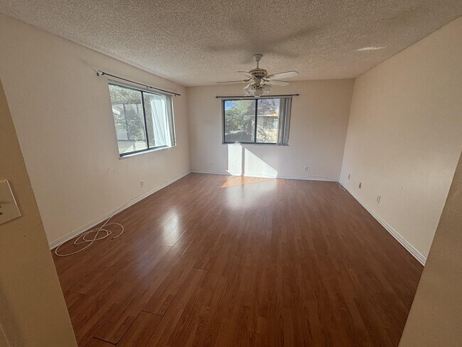 Building Photo - 110 SE 7th St