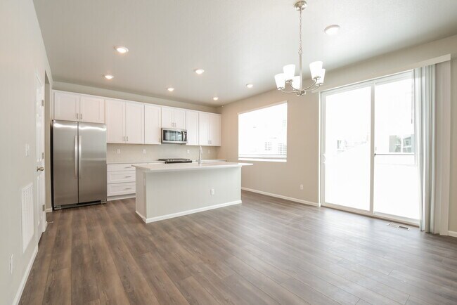 Building Photo - 9226 Rifle St