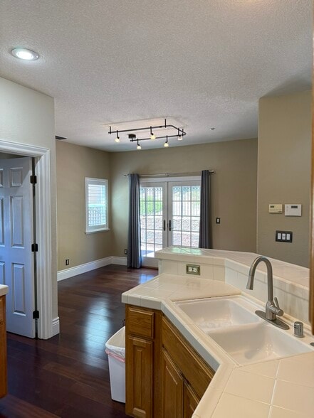 Kitchen 1 - 412 Endberg Dr