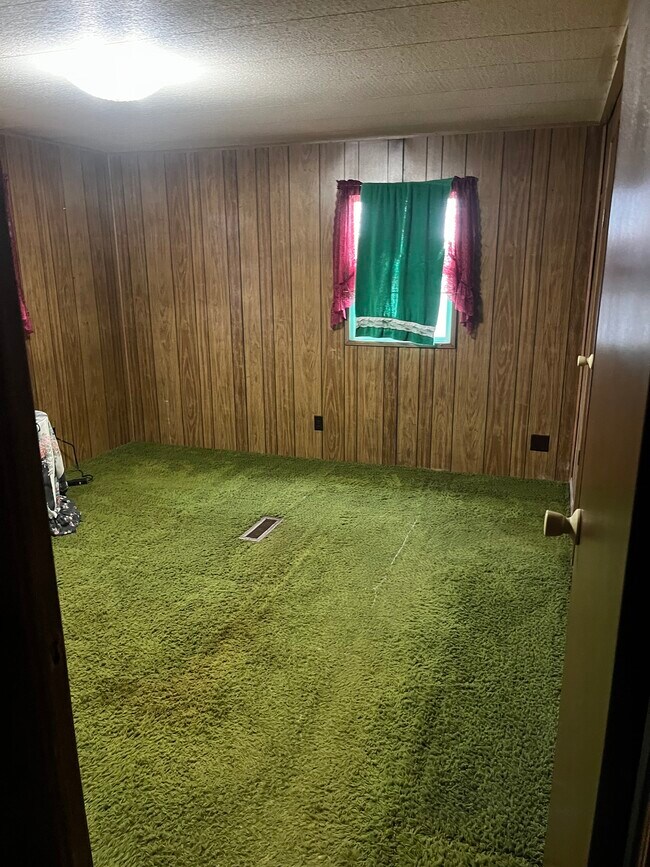 Building Photo - 1639 17 Mile Rd