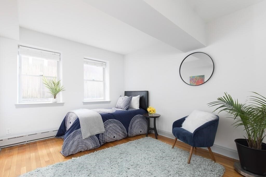 Building Photo - 395 Broadway