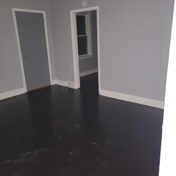 Building Photo - 7006 Clement Ave