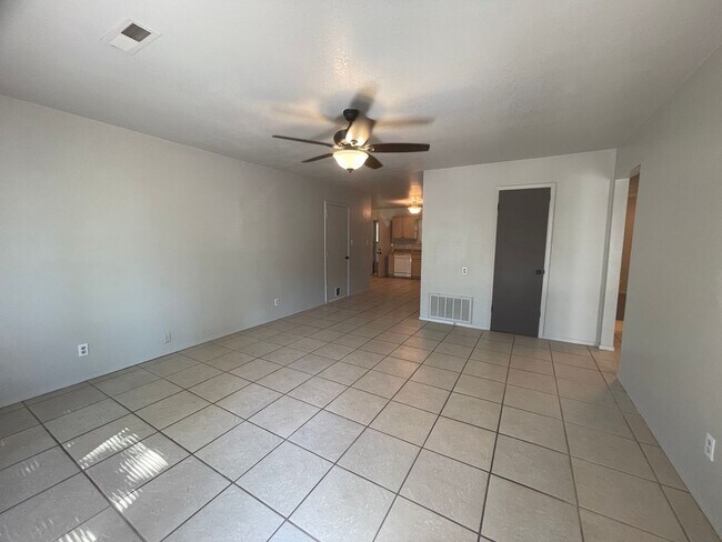 Building Photo - Cute Glenpool 3BD/1.5 BA near High School
