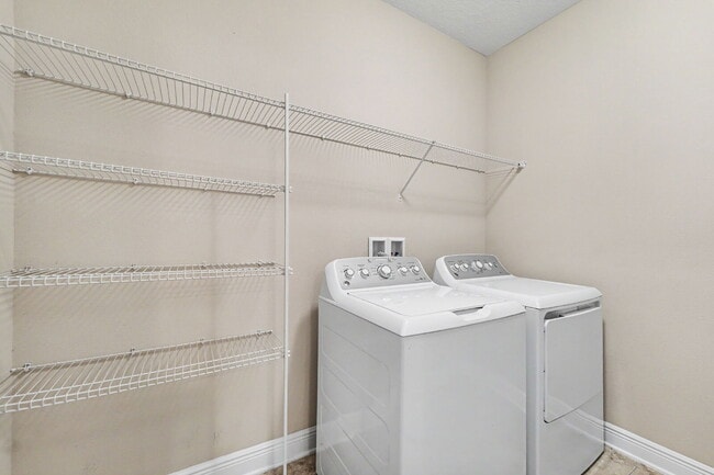 Building Photo - Spacious 3-Bed, 2.5-Bath Townhouse with 1-Car Garage in Windermere Estates at Wiregrass Ranch