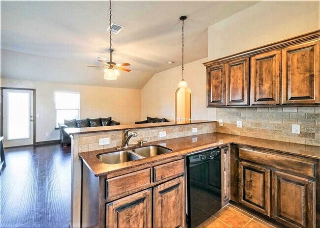 Building Photo - Coming Soon! Beautiful single family in Yu...