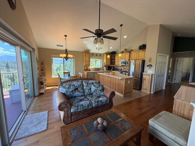 Building Photo - 799 Lookout Point Cir