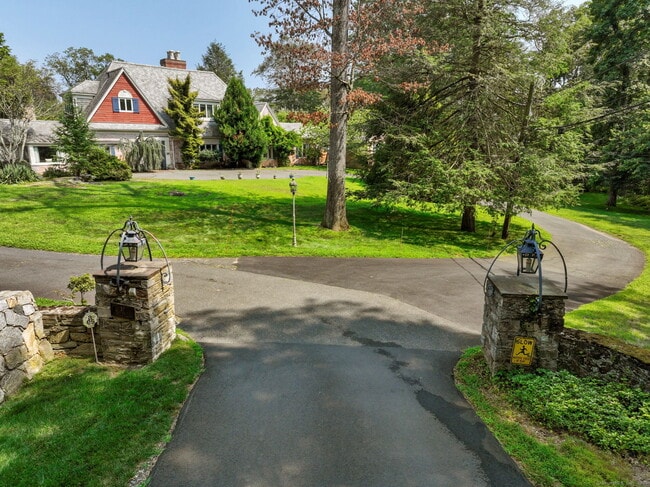Building Photo - 37 Green Acre Ln