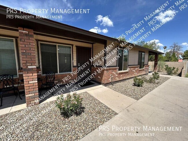 Building Photo - 551 S Lesueur-Unit 2