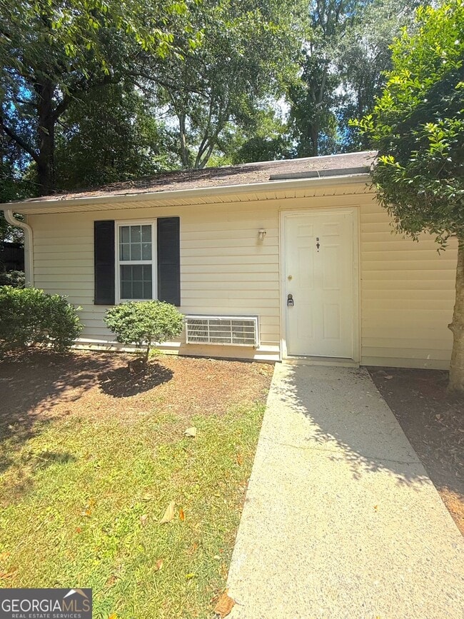 Primary Photo - 155 Bowen St