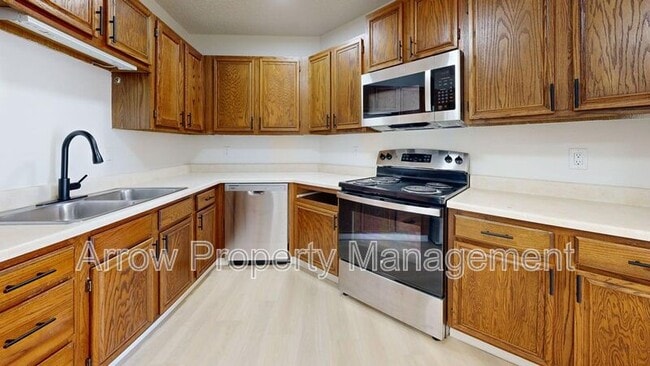 Primary Photo - 205 E Arbor Ave