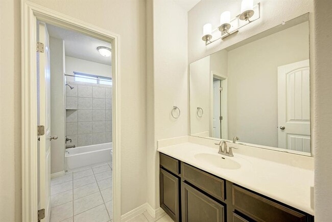 Building Photo - 146 Rock Cliff Ct