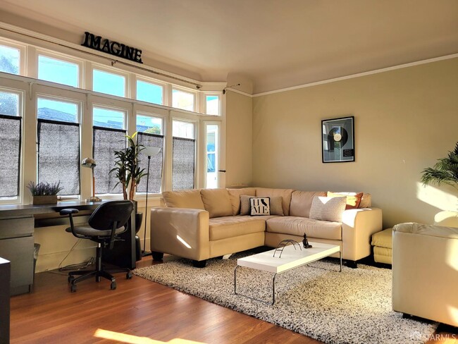 Primary Photo - 120 21st Ave