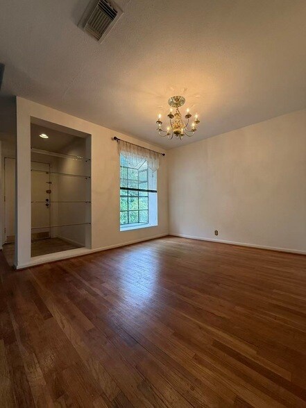 Building Photo - 2829 Timmons Ln