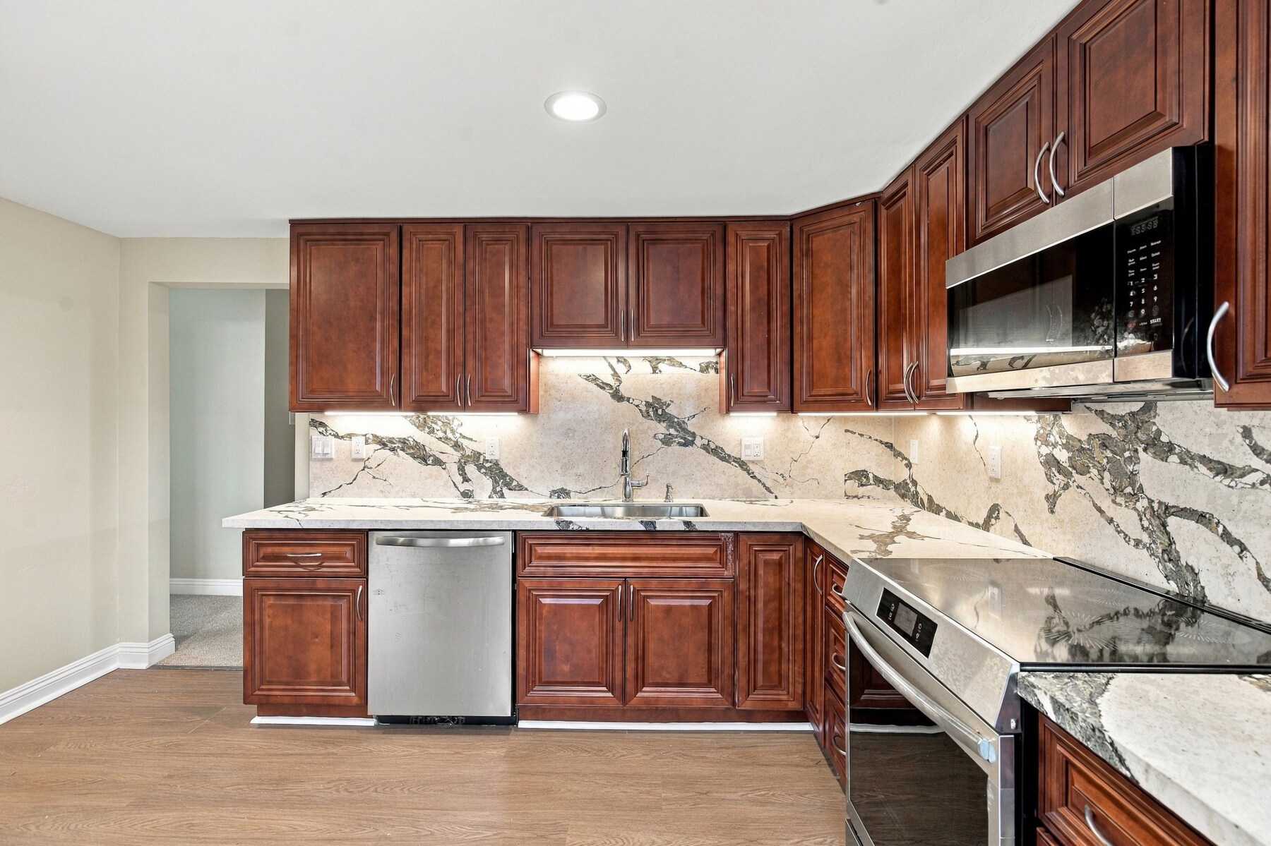 Kitchen - 4720 Del Monte Ave