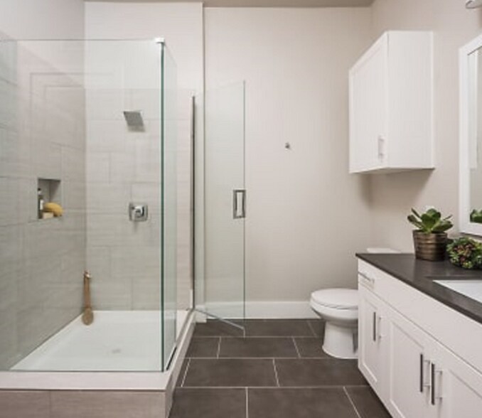 Building Photo - 2502 Live Oak St