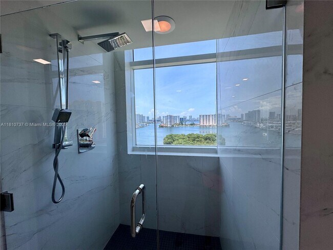 Building Photo - 400 Sunny Isles Blvd
