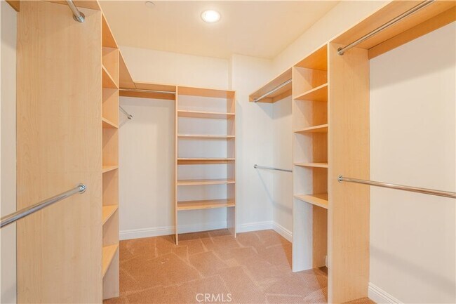 Building Photo - 1835 S Barrington Ave