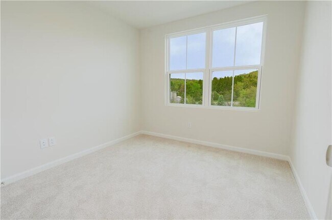 Building Photo - 157 White Oak Dr
