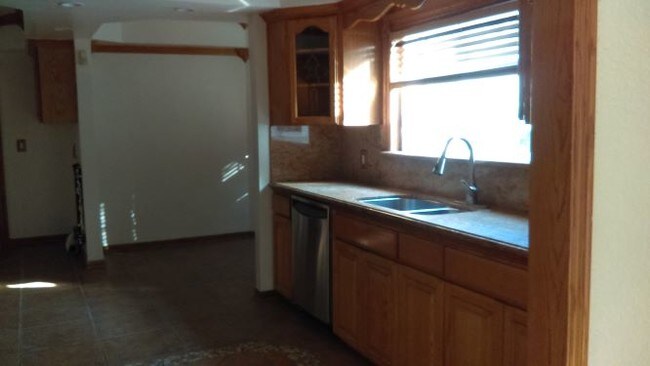 Building Photo - 162 Westmont Dr