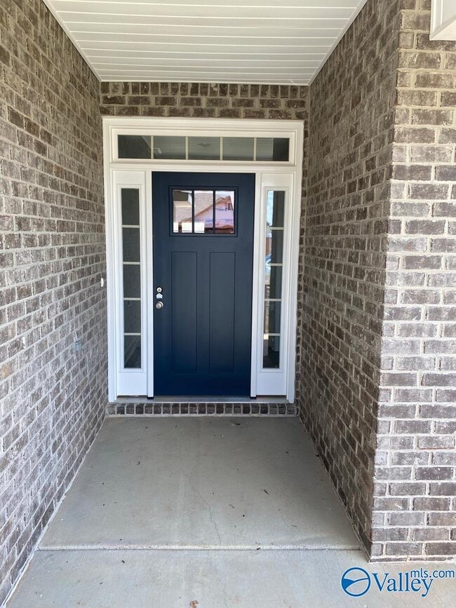 Building Photo - 121 Sorrelweed Dr