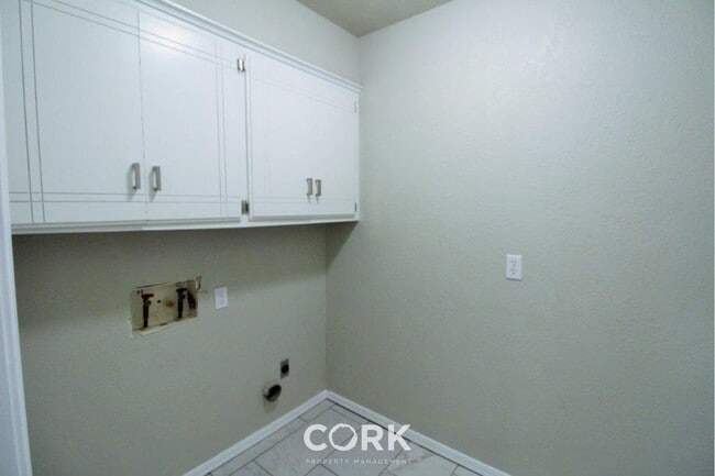 Building Photo - 2813 Old Hickory Dr