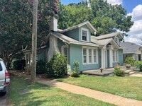 Building Photo - 801 Hawthorne Ln