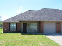 Building Photo - Beautiful 3 Bedroom, 2 Bath Duplex in Lindale!  Coming Soon!